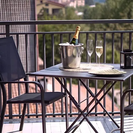 Elegant Penthouse La Balconata - Wellness Retreat & Castle View