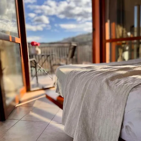 Elegant Penthouse La Balconata - Wellness Retreat & Castle View شقة *