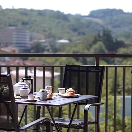 Elegant Penthouse La Balconata - Wellness Retreat & Castle View شقة *