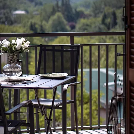 Elegant Penthouse La Balconata - Wellness Retreat & Castle View شقة